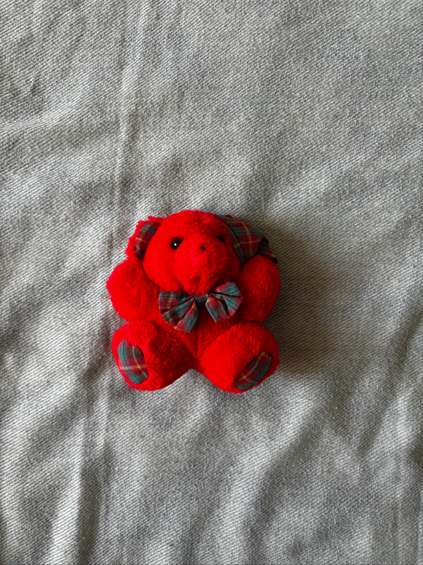 256/ Peluche nounours rouge 